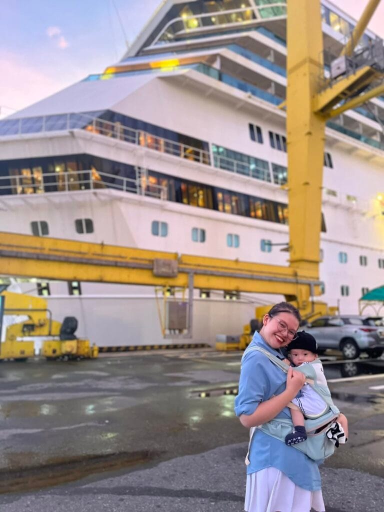 Dịch vụ xe riêng từ Cảng Tiên Sa đến Cầu Vàng, Hội An và Kinh thành Huế