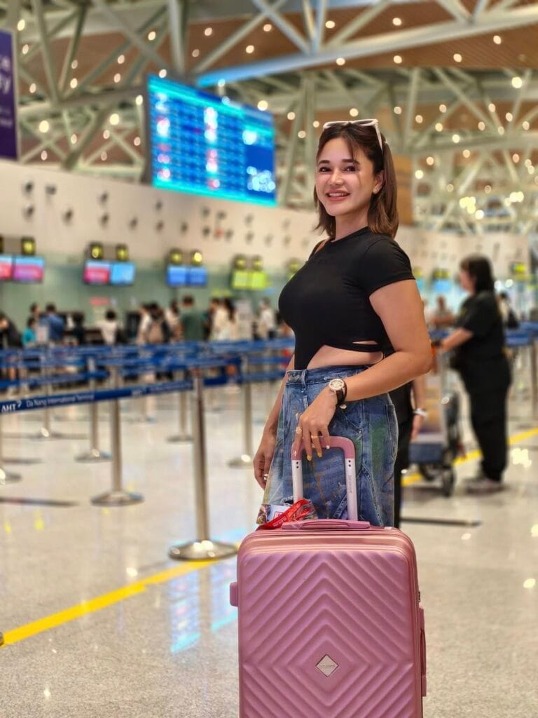 How to Book a Private Car from Da Nang Airport to Hoi An
