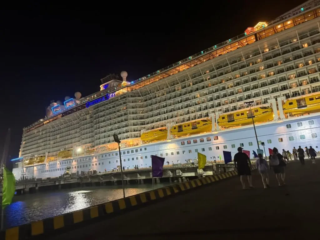 Chan May Port to Da Nang & Hoi An — Reliable Private Car