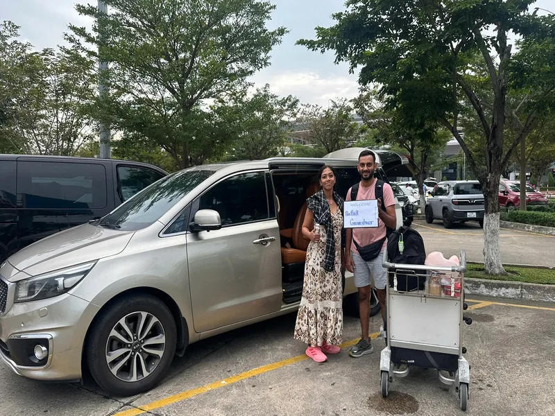 KIA Sedona 7-seat MPV private transfer at Da Nang Airport — Minh Vu Travel group and family airport pickup to Hoi An