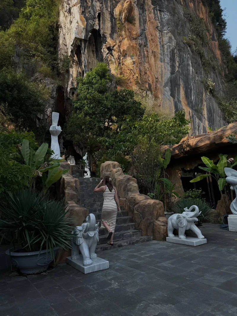 Marble Mountains Da Nang — stone steps and caves at Ngu Hanh Son — 40,000 VND entry — stop on the way to Hoi An