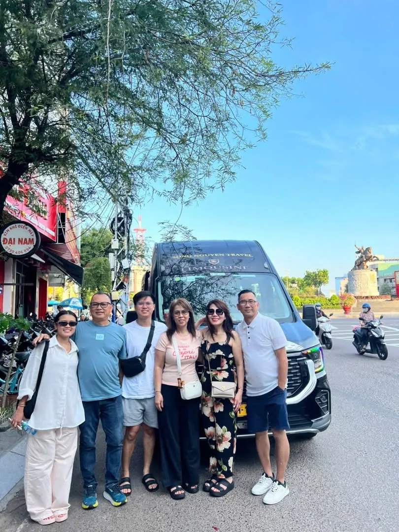 Private van transfer for group travel between Da Nang and Hoi An