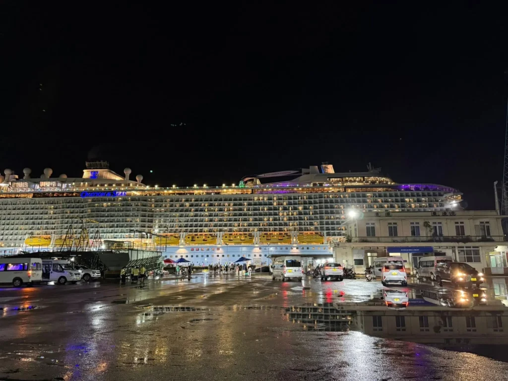 Private Car — Chan May Port Shore Excursions (Hue / Hoi An / Da Nang / Ba Na Hills)