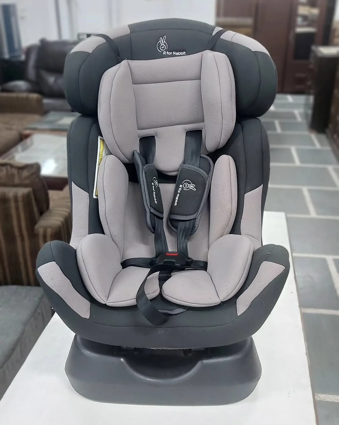 Clean baby car seat available for private car transfers in Da Nang and Hoi An