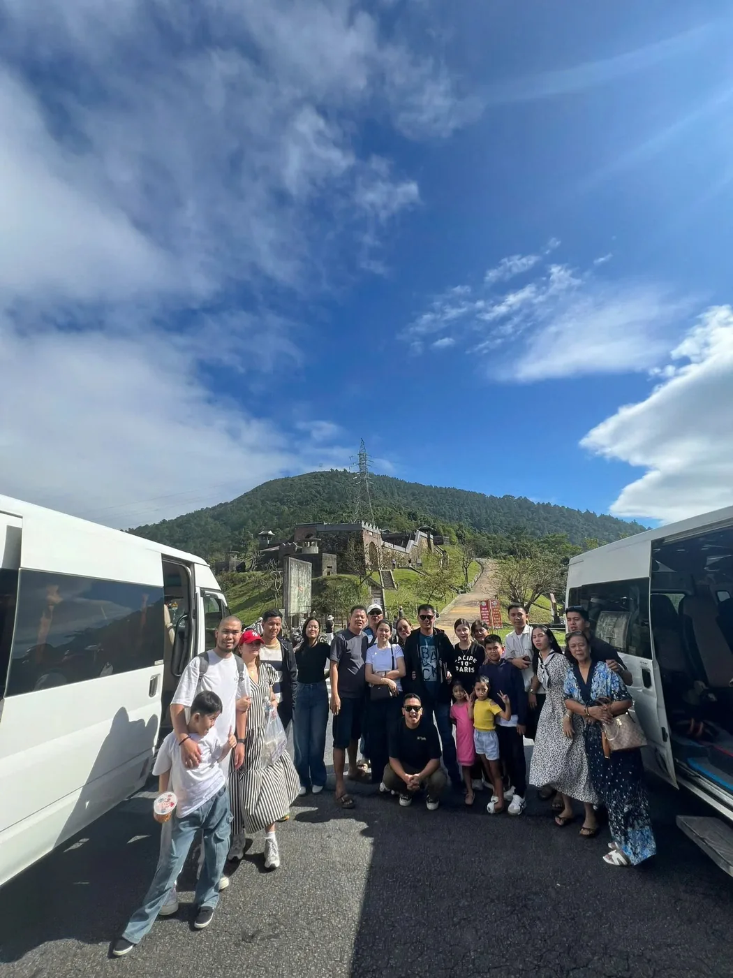 Cruise passengers with private vans during a shore excursion from Tien Sa Port near Hai Van Pass
